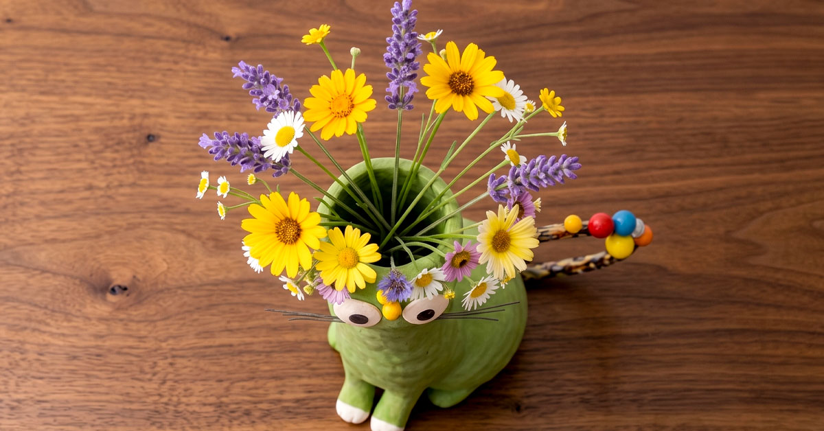 Holds Fresh Stems Securely and Beautifully