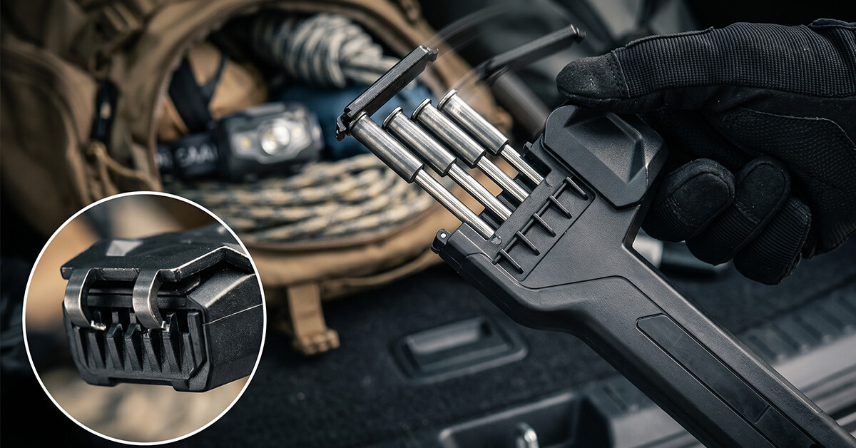 Snap-lock lid keeps your stakes secure always.