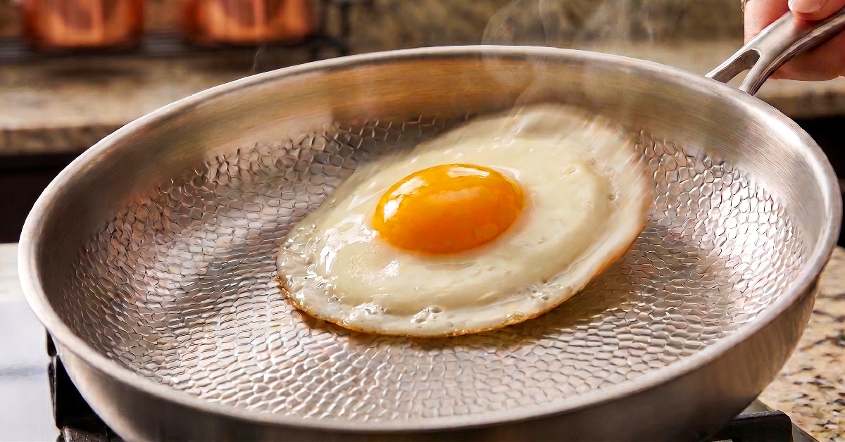 Lotus-Inspired Surface Releases Food Naturally